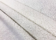 de Vachtmateriaal van 320GSM Woollike Sherpa voor van de Kledings Witte 100 Percenten Polyester