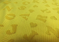210GSM zachte Micro- van het Alfabetbrieven van 100% Polyester In reliëf gemaakte Gele Fluweelstof -