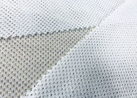 80GSM gebreide Netwerkstof die voor Sportenslijtage Witte 100%-Polyester voeren